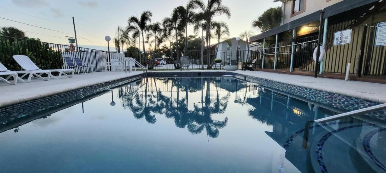 Sunny Palms Inn Lake Worth Beach Buitenkant foto