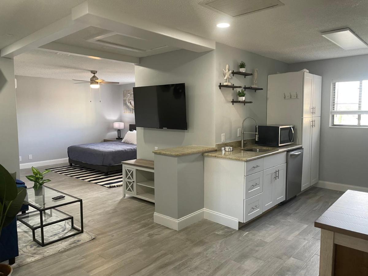 Sunny Palms Inn Lake Worth Beach Buitenkant foto