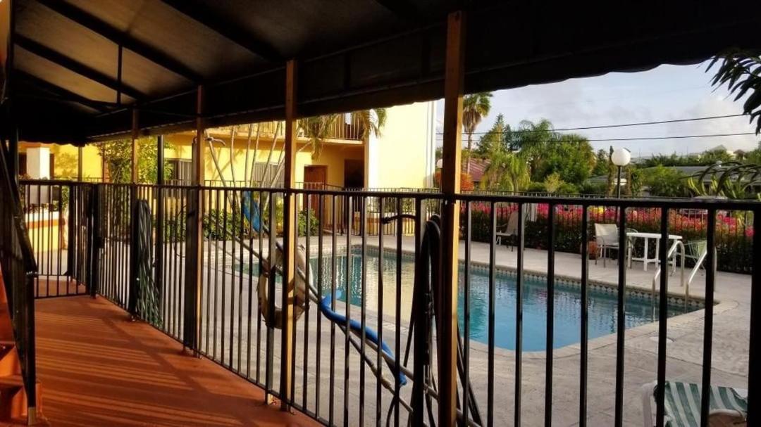 Sunny Palms Inn Lake Worth Beach Buitenkant foto