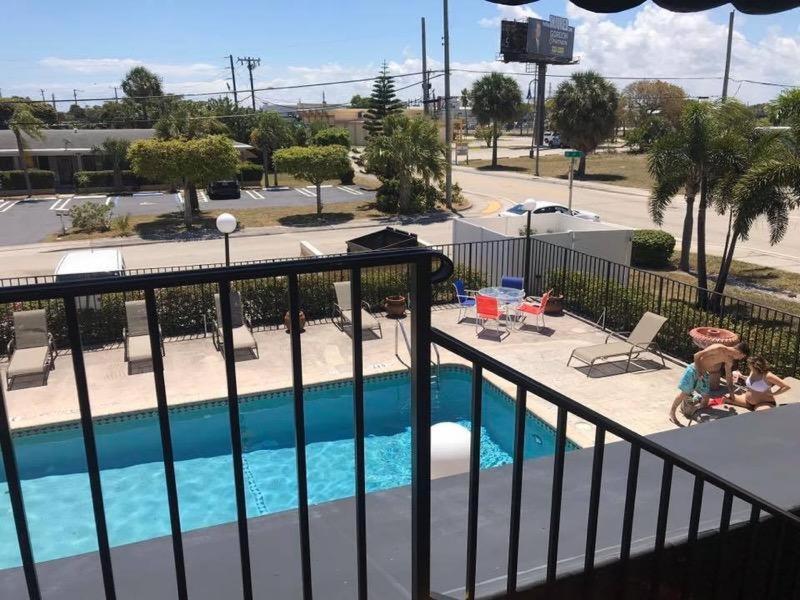 Sunny Palms Inn Lake Worth Beach Buitenkant foto