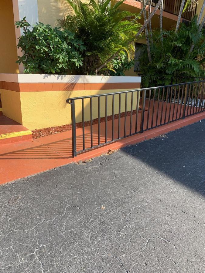 Sunny Palms Inn Lake Worth Beach Buitenkant foto